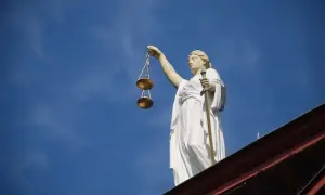 Ile trwa rozprawa sądowa karna? Zaskakujące fakty i czynniki wpływające na czas trwania