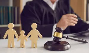 Jakie pytania zadaje sąd na sprawie o pozbawienie władzy rodzicielskiej? Dowiedz się, co może cię czekać