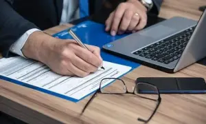 Kim jest adwokat i jakie ma obowiązki w polskim systemie prawnym?