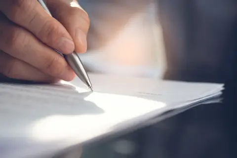 Ile się czeka na odpis wyroku sądu? Sprawdź, co wpływa na czas oczekiwania