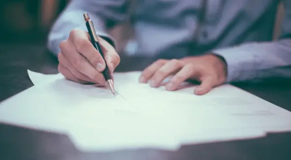 Jak uzasadnić wniosek o adwokata z urzędu, aby uniknąć kosztów?