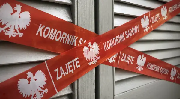 Czy komornik może zająć konto bez wyroku sądu? Oto prawda o egzekucji