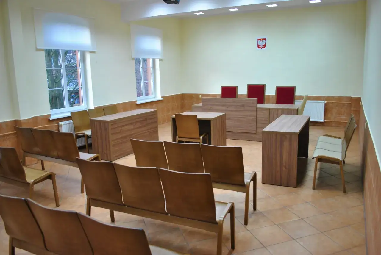 Sąd w Polsce sala rozpraw