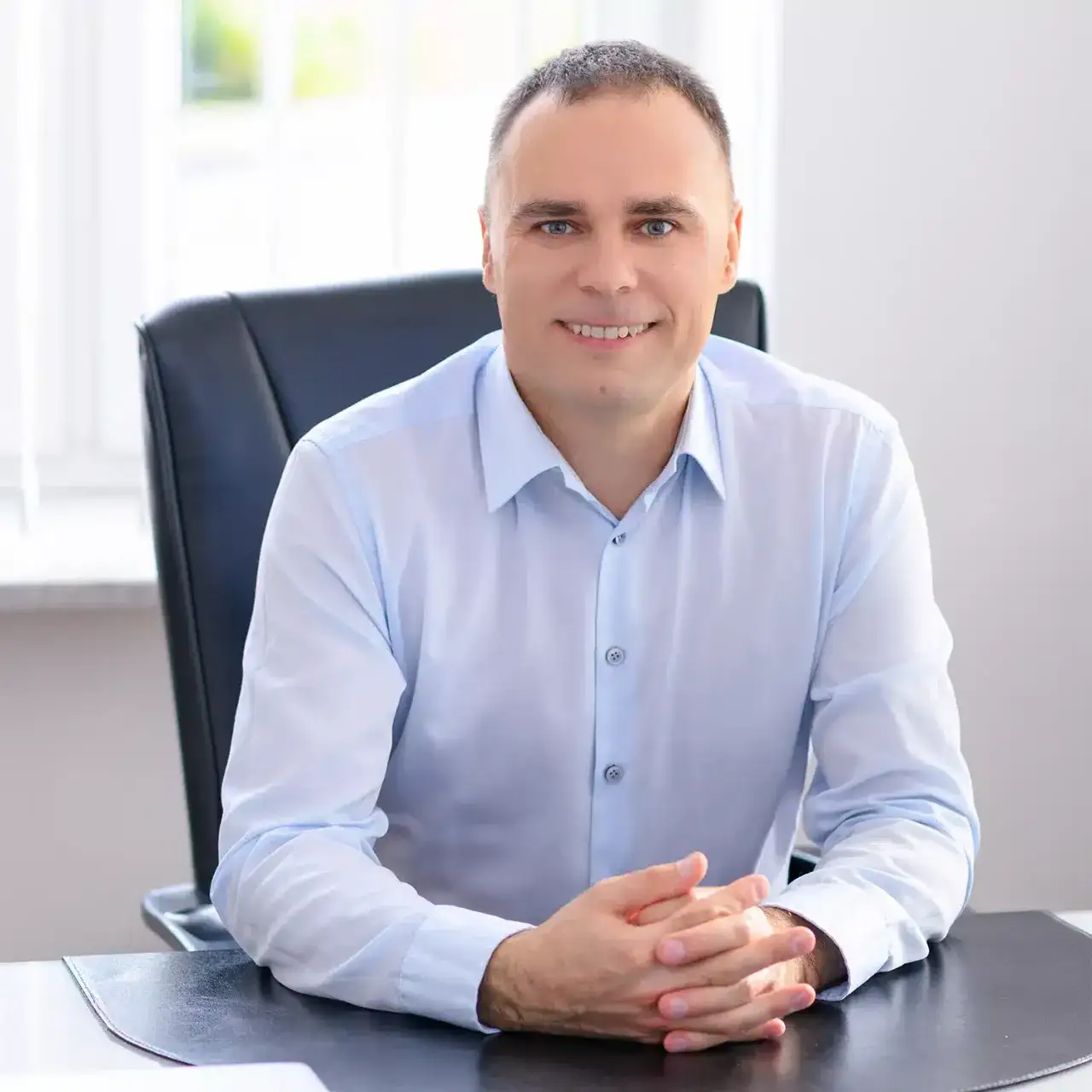 Zdjęcie Radca prawny co robi? Odkryj kluczowe obowiązki i zadania