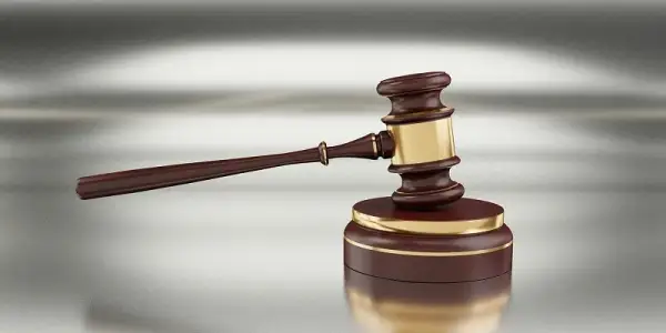 Kto płaci za badania DNA zlecone przez sąd? Sprawdź, by uniknąć kosztów